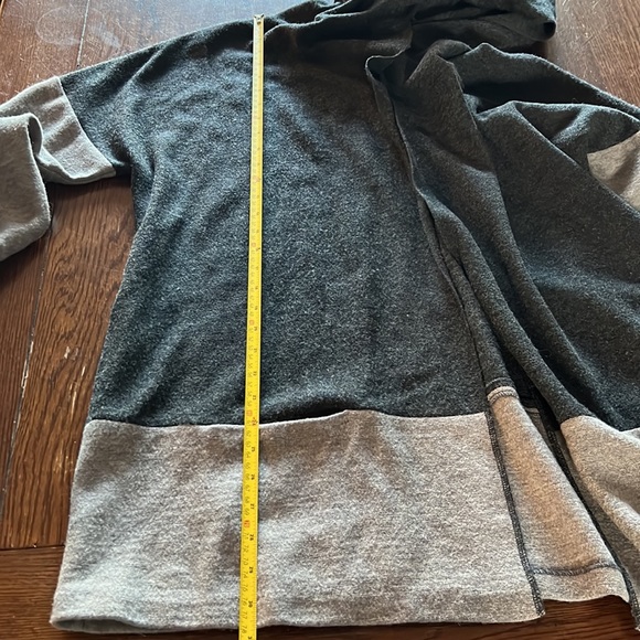Paraphrase Gray Hooded Sweater Cardigan Sz XL - Picture 13 of 16